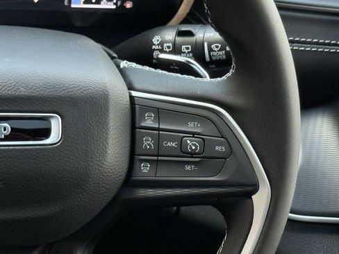 New 2025 Jeep Grand Cherokee Laredo X image 15