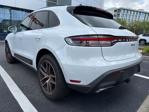 Certified 2023 Porsche Macan AWD/4WD image 4