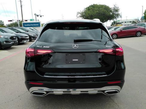Used 2023 Mercedes-Benz GLC 300 4MATIC image 9