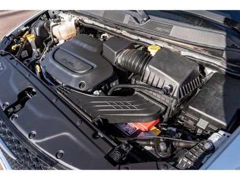 Used 2024 Chrysler Pacifica Touring-L image 28