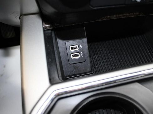 Used 2019 Ford F350 Lariat w/ Chrome Package image 19