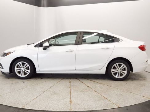 Used 2016 Chevrolet Cruze LT w/ Convenience Package FWD image 6