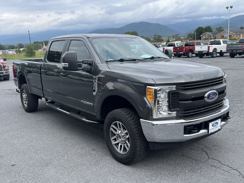Used 2017 Ford F350 XL w/ Power Equipment Group AWD/4WD image 4