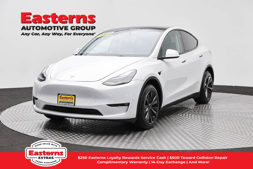 Used 2023 Tesla Model Y Long Range AWD/4WD image 1