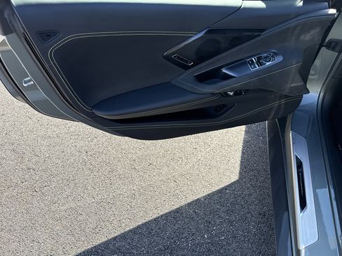 Used 2023 Chevrolet Corvette Stingray Premium Cpe w/ Z51 Performance Package image 11
