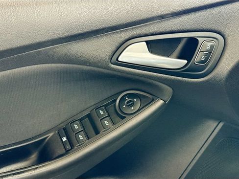Used 2018 Ford Focus SEL FWD image 17