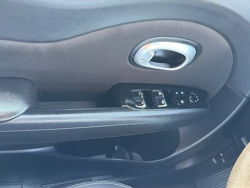 Used 2019 Kia Soul + FWD image 22