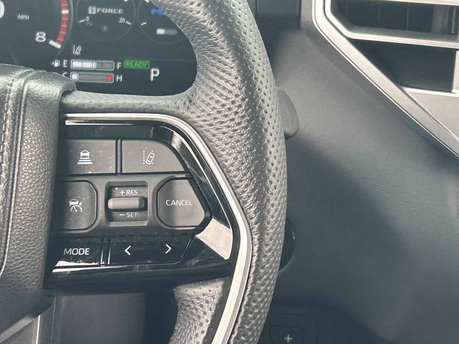Used 2025 Toyota Sequoia Platinum AWD/4WD image 26
