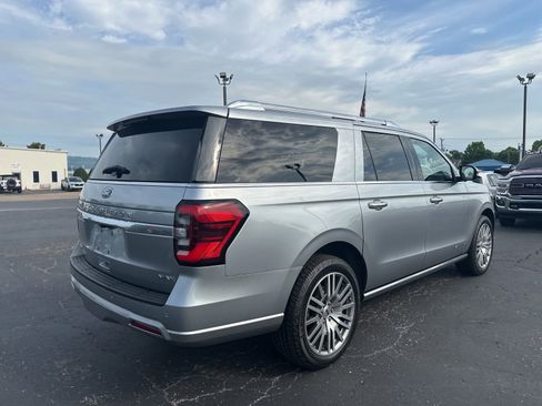 Used 2023 Ford Expedition Max Platinum AWD/4WD image 3