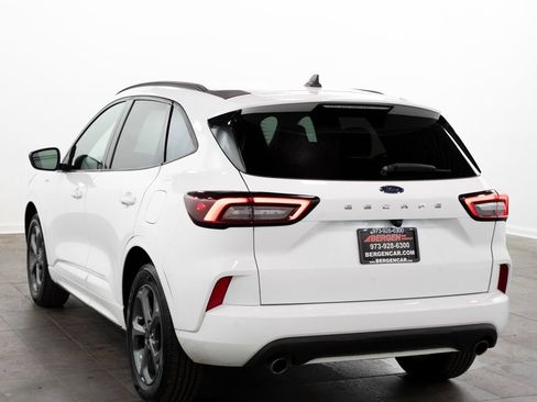Used 2023 Ford Escape ST-Line FWD image 10