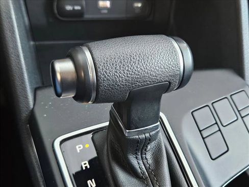 Used 2025 Kia Sportage LX image 13