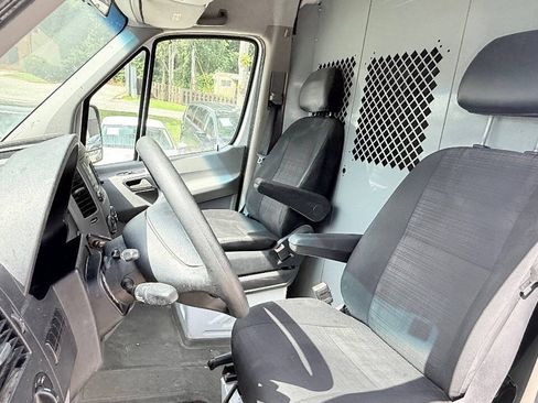 Used 2015 Mercedes-Benz Sprinter 2500 image 21