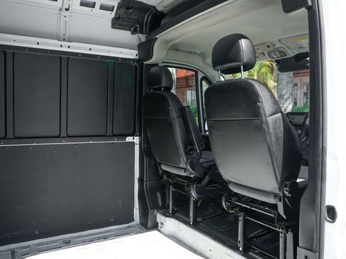 Used 2025 RAM ProMaster 2500 w/ Convenience Group FWD image 13