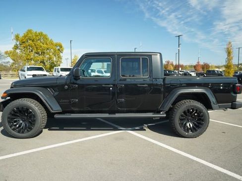New 2025 Jeep Gladiator Sport image 4