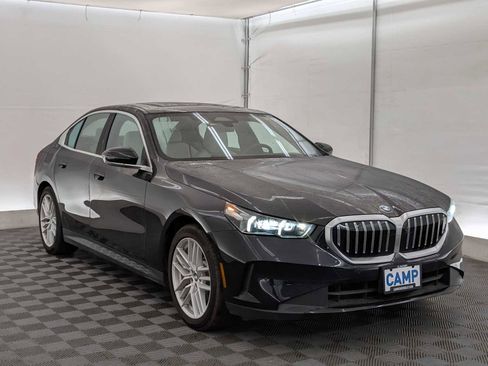 Used 2024 BMW 530i 530i w/ Premium Package image 8