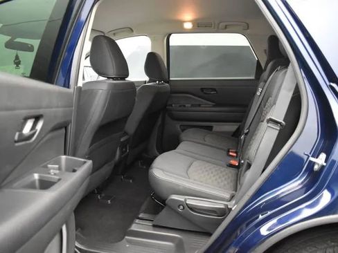 Used 2024 Nissan Pathfinder SV FWD image 15