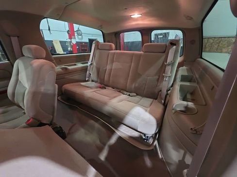 Used 2004 Chevrolet Suburban LS image 23