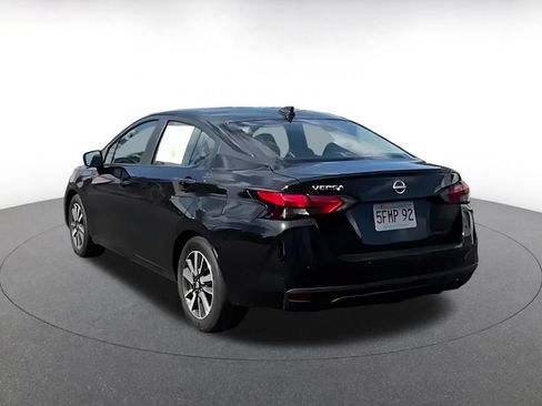 Used 2025 Nissan Versa SV FWD image 11
