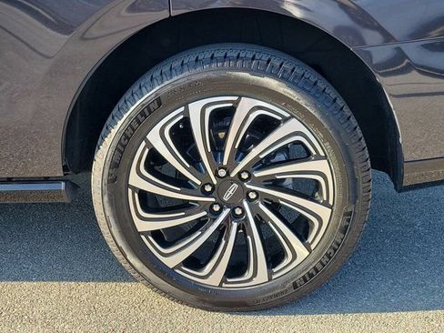 Certified 2025 Lincoln Navigator Black Label AWD/4WD image 10
