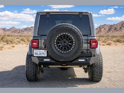 Used 2020 Jeep Wrangler Unlimited Sahara AWD/4WD image 12