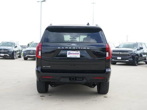 Used 2025 Ford Expedition Active AWD/4WD image 8