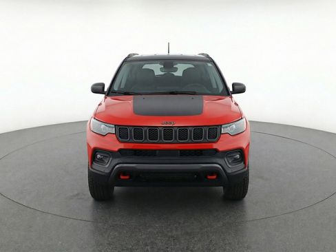 Used 2025 Jeep Compass Trailhawk AWD/4WD image 2