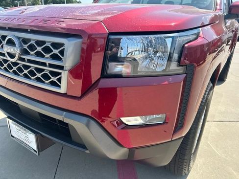 Used 2024 Nissan Frontier SV w/ SV Convenience Package RWD image 4