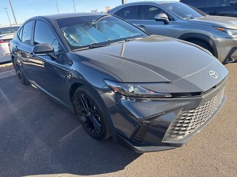 Used 2025 Toyota Camry SE image 2