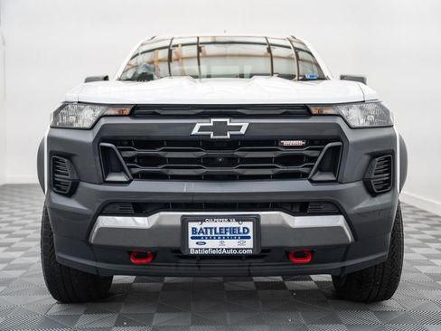 Used 2023 Chevrolet Colorado Trail Boss w/ LPO, Dark Essentials Package AWD/4WD image 2