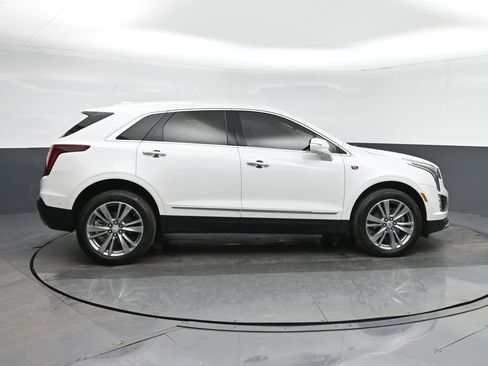 Used 2024 Cadillac XT5 Premium Luxury w/ Technology Package image 8