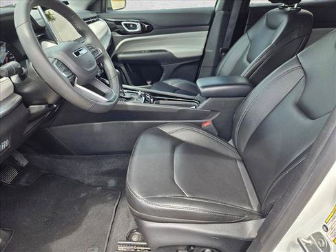 Used 2025 Jeep Compass Limited AWD/4WD image 14