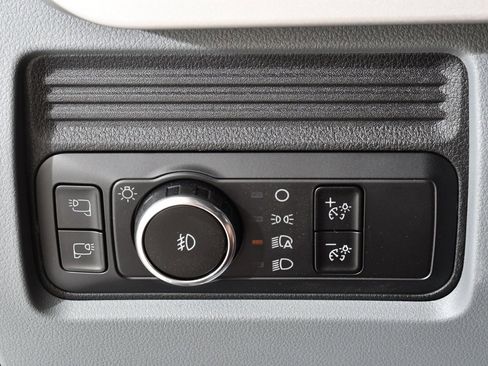 New 2026 Ford F550 4x4 Crew Cab w/ XLT Value Package image 30