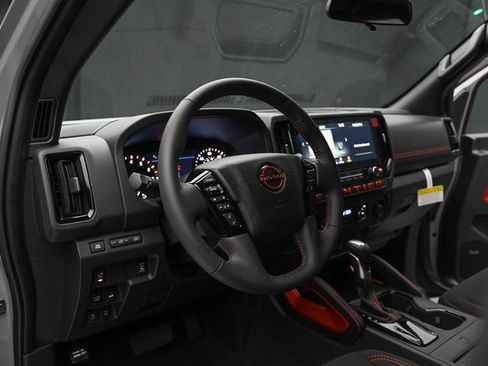 Used 2025 Nissan Frontier PRO-4X w/ Pro Convenience Package image 30