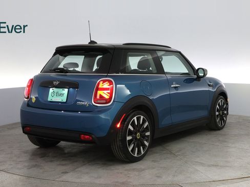 Used 2024 MINI Cooper SE image 3