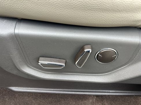 Used 2021 Ford Expedition Limited image 27