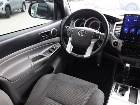 Used 2015 Toyota Tacoma 4x4 Double Cab w/ TRD Off-Road Package image 19