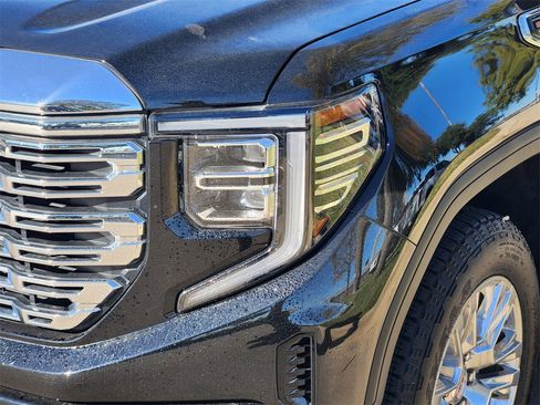 Used 2024 GMC Sierra 1500 Denali w/ Technology Package image 8