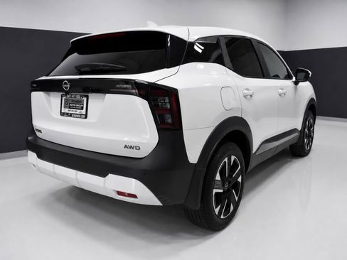 Certified 2025 Nissan Kicks SV AWD/4WD image 8