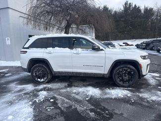 New 2026 Jeep Grand Cherokee Altitude video 2
