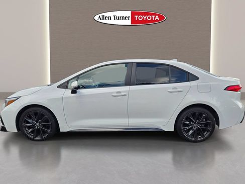 Used 2023 Toyota Corolla SE FWD image 9