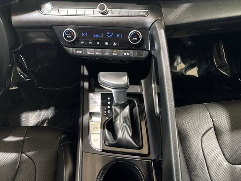 Used 2023 Hyundai Elantra Limited image 21