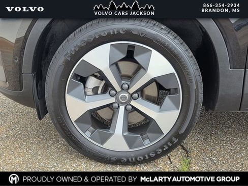 Used 2024 Volvo XC40 B5 Plus image 31