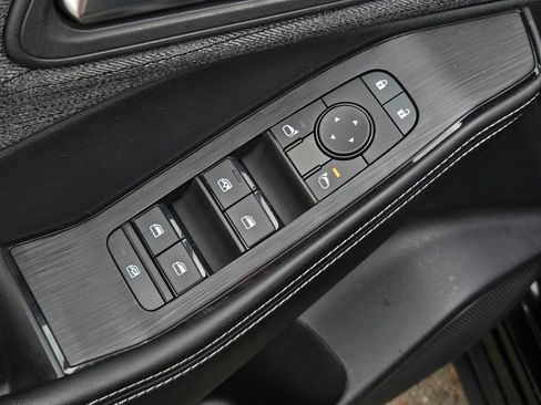 Used 2023 Nissan Rogue SV FWD image 12