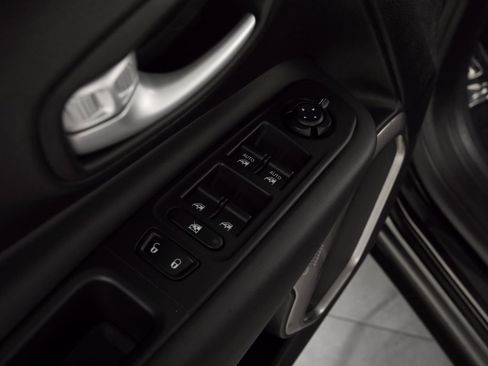 Certified 2023 Jeep Renegade Latitude image 18