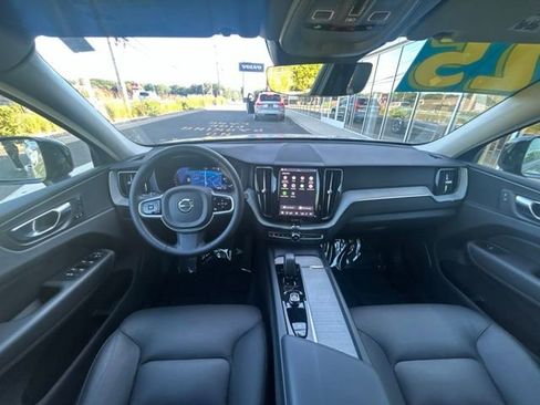 Certified 2025 Volvo XC60 B5 Plus AWD/4WD image 19