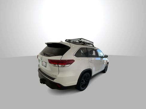 Used 2019 Toyota Highlander SE AWD/4WD image 8