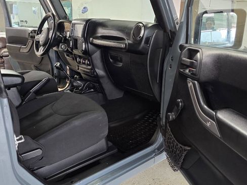Used 2014 Jeep Wrangler Sport w/ Connectivity Group image 10