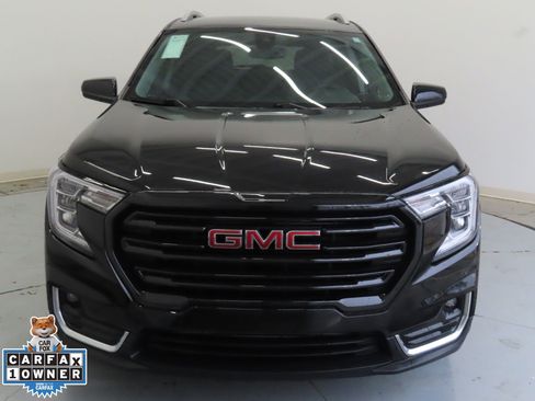 Used 2024 GMC Terrain SLT image 10