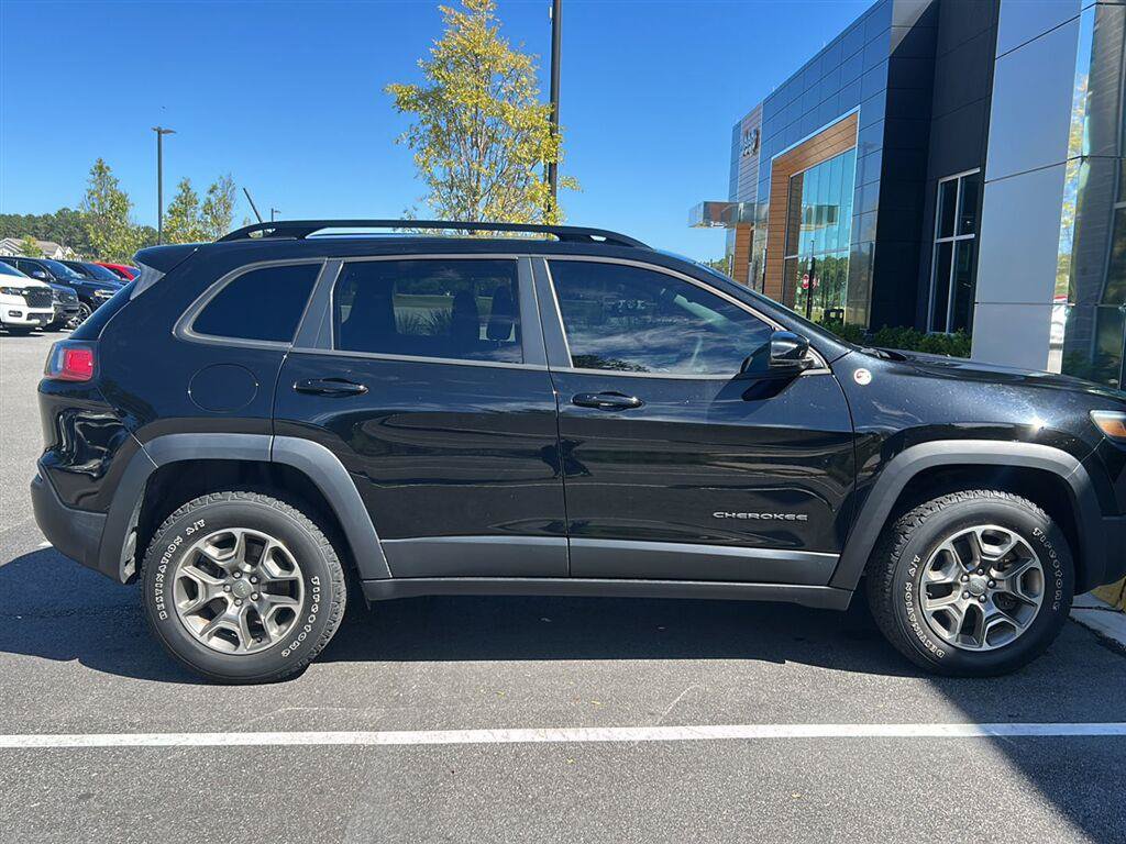 Used 2022 Jeep Cherokee Trailhawk w/ Premium Leather Package AWD/4WD image 2