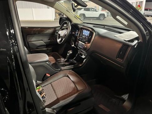 Used 2022 Chevrolet Colorado Z71 w/ Z71 Midnight Edition AWD/4WD image 21